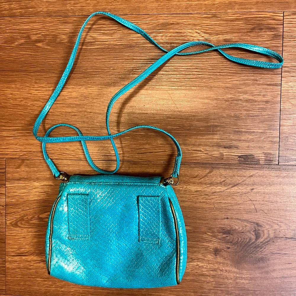 Y2K Vtg Sharif small turquoise leather textured crossbody. - Picture 3 of 9